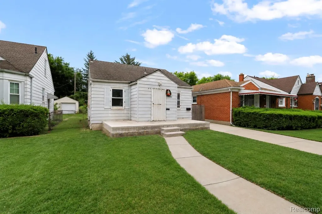 6800 Longacre Street Detroit City MI 48228