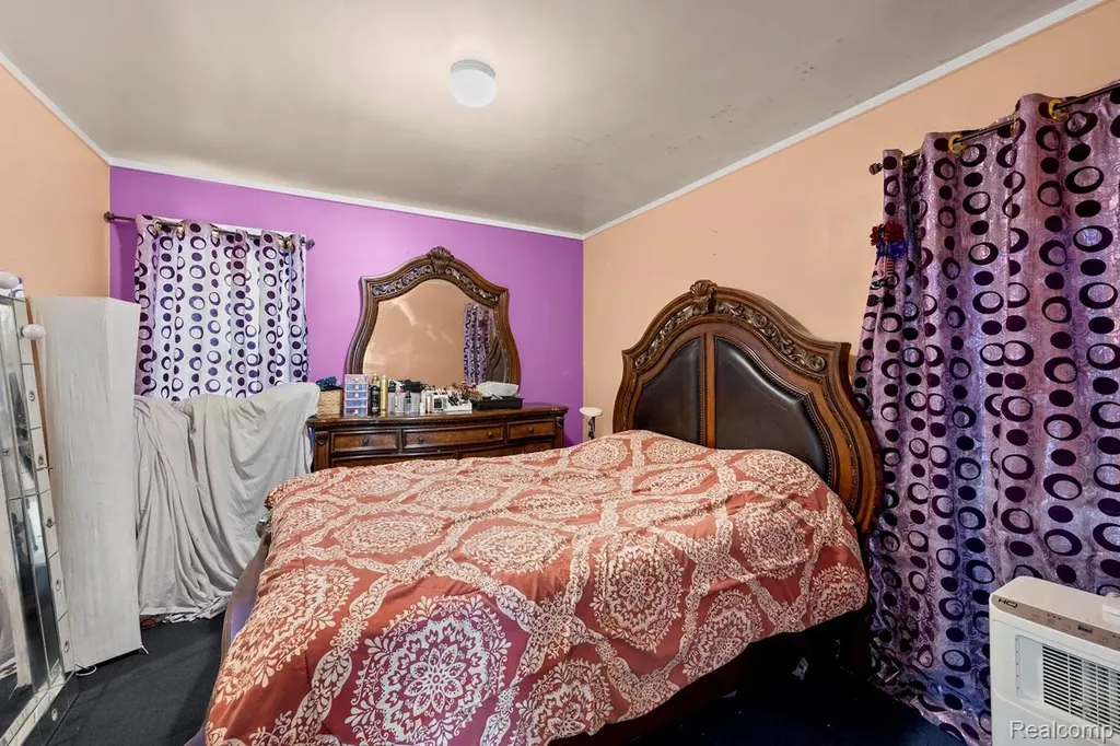 6800 Longacre Street Detroit City MI 48228