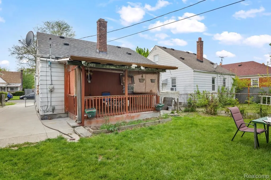 6800 Longacre Street Detroit City MI 48228