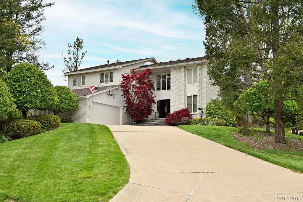 3202 Shadydale Court West Bloomfield Charter Township MI 48323