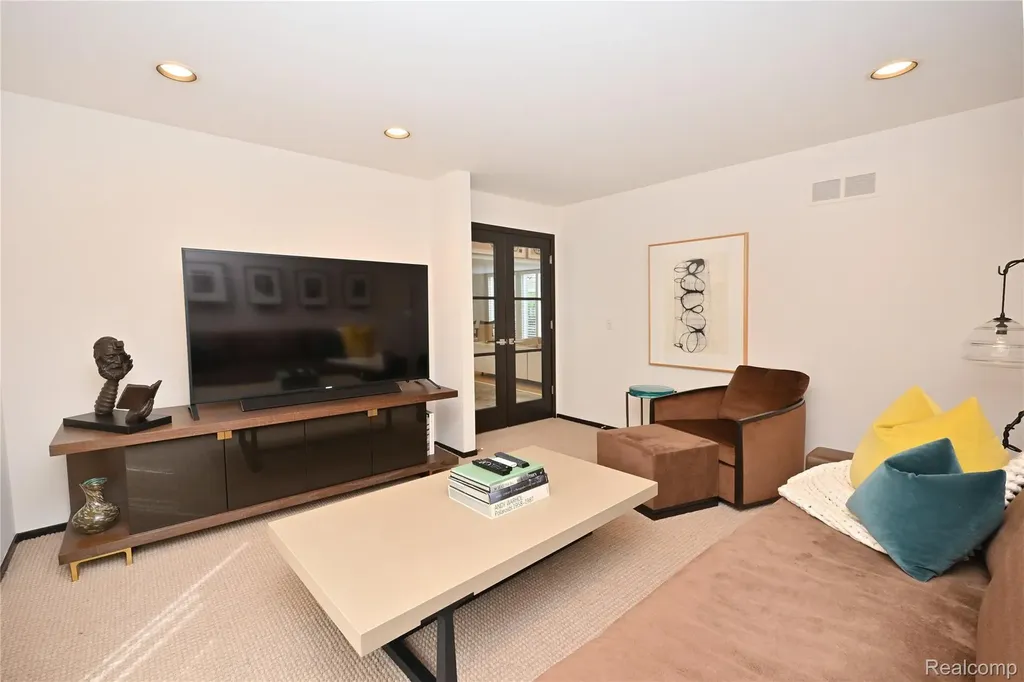 3202 Shadydale Court West Bloomfield Charter Township MI 48323