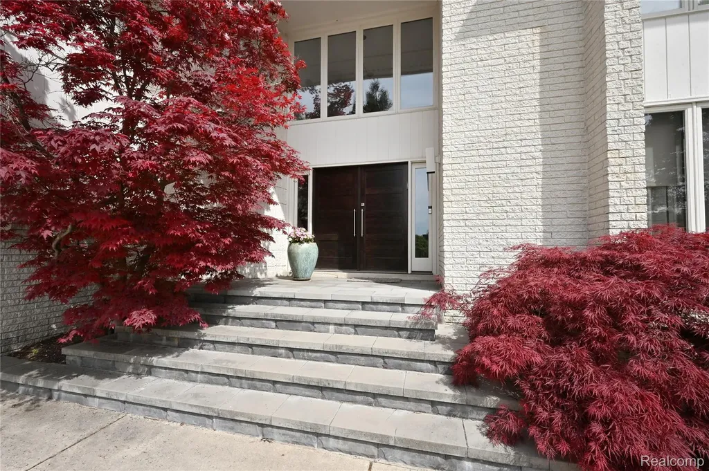 3202 Shadydale Court West Bloomfield Charter Township MI 48323