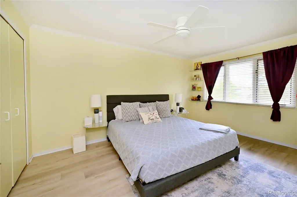 3202 Shadydale Court West Bloomfield Charter Township MI 48323