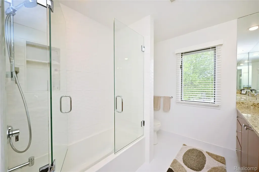 3202 Shadydale Court West Bloomfield Charter Township MI 48323