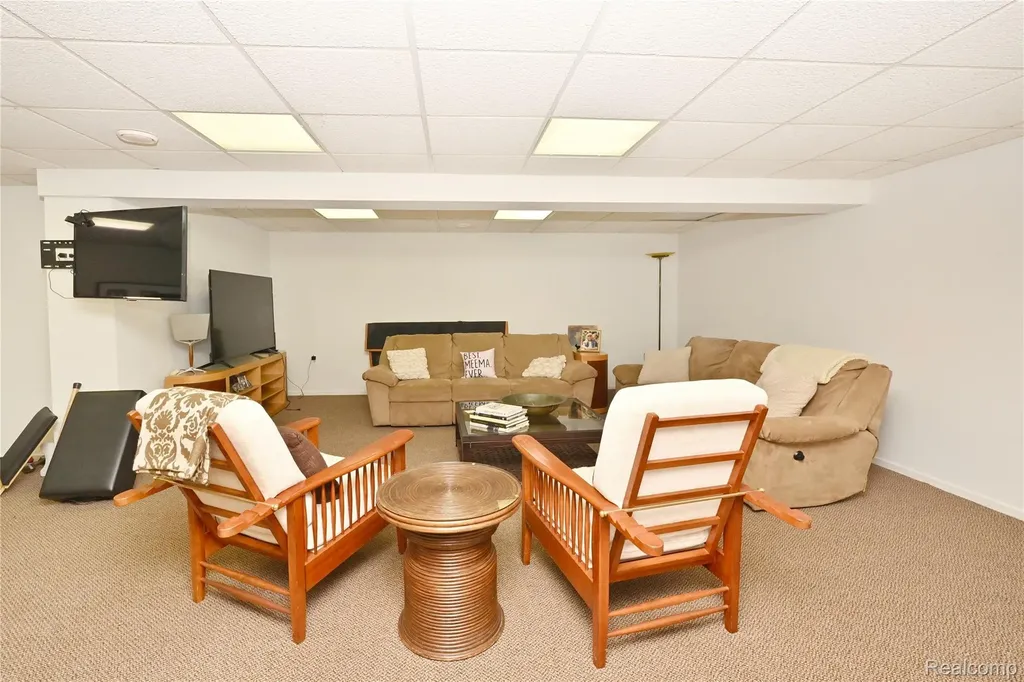 3202 Shadydale Court West Bloomfield Charter Township MI 48323