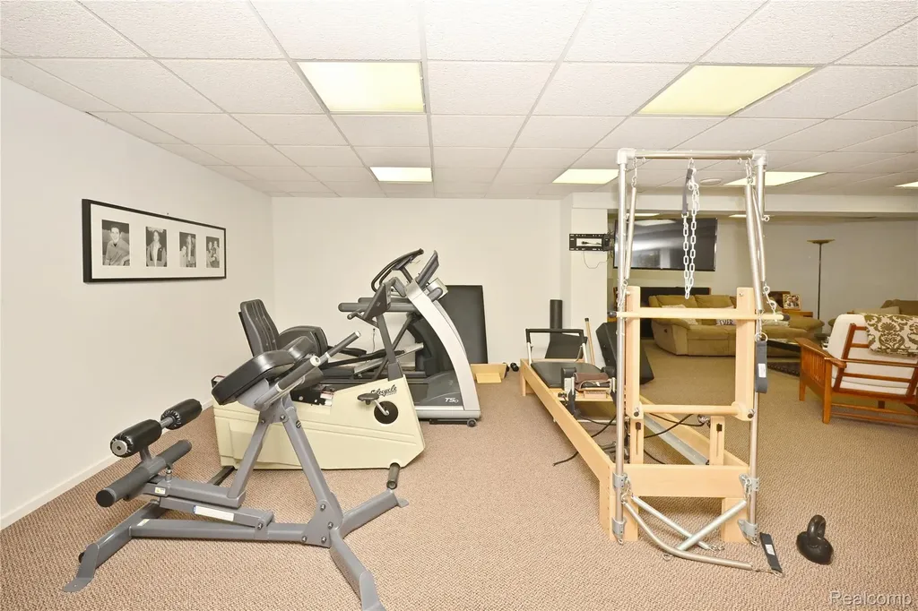 3202 Shadydale Court West Bloomfield Charter Township MI 48323