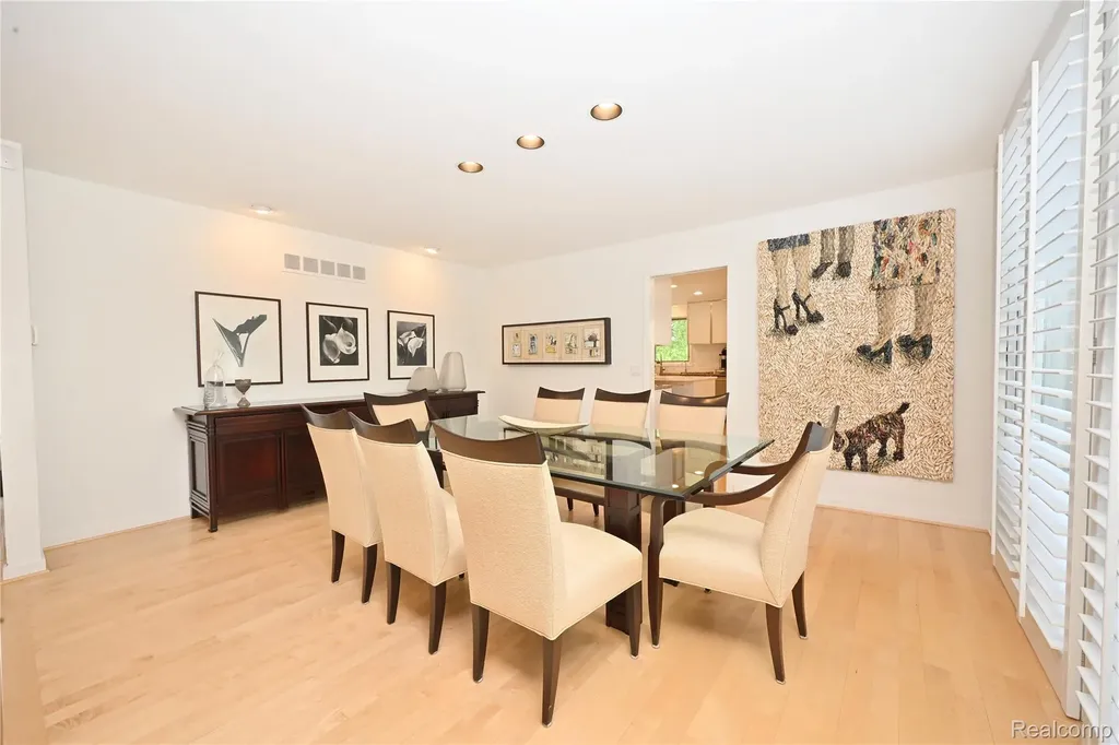 3202 Shadydale Court West Bloomfield Charter Township MI 48323