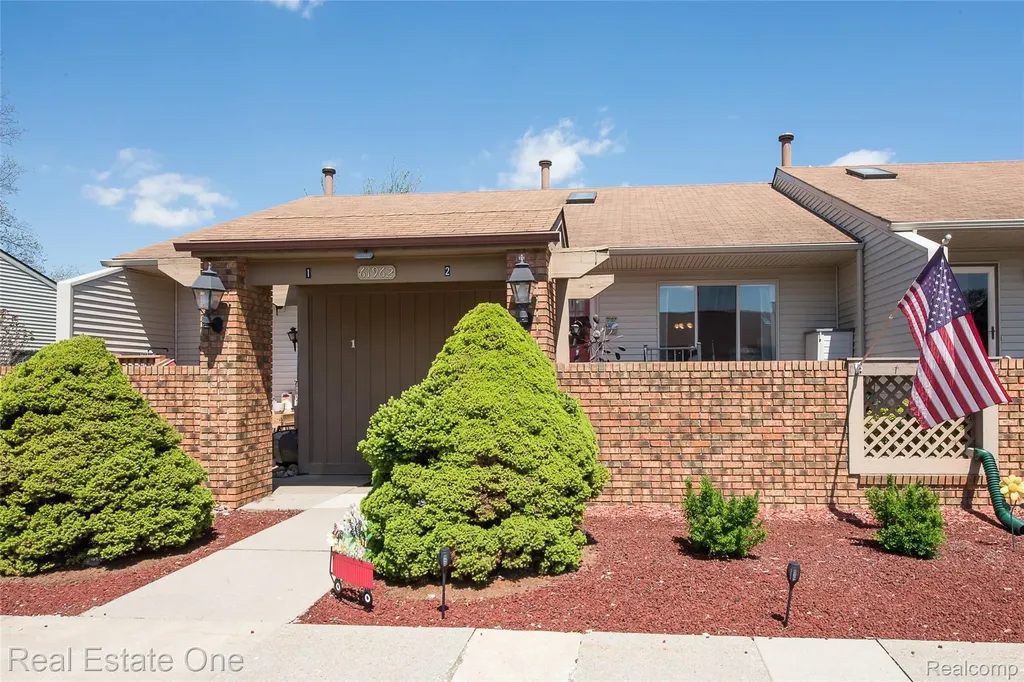 61962 Yorktown Drive South Lyon City MI 48178