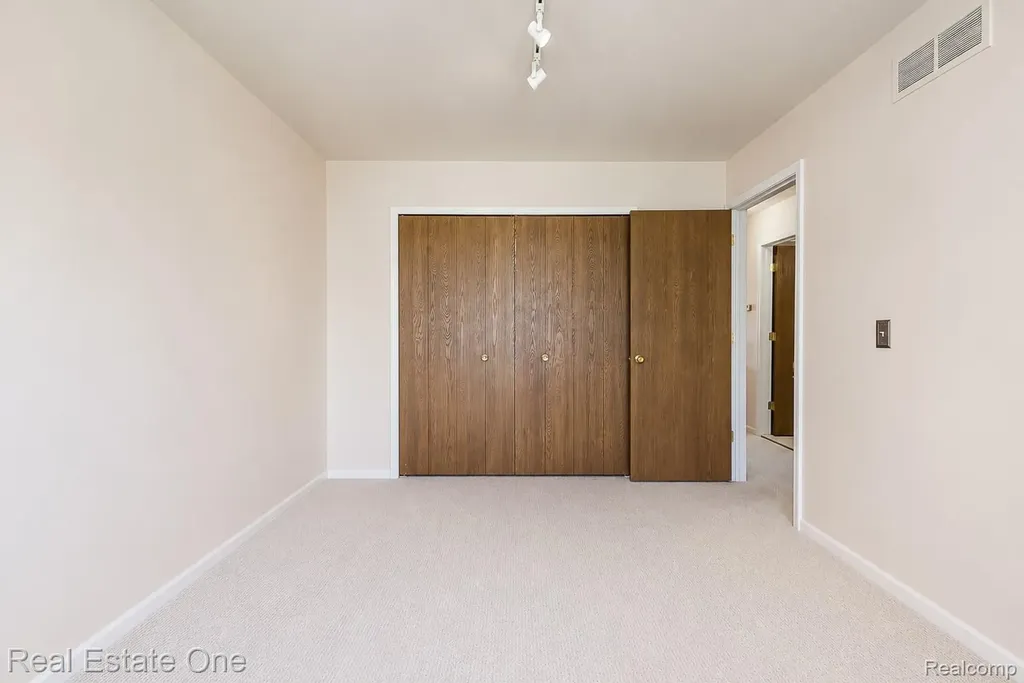 61962 Yorktown Drive South Lyon City MI 48178