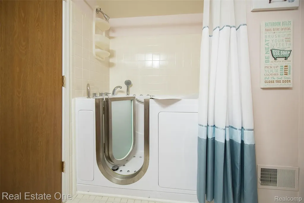 61962 Yorktown Drive South Lyon City MI 48178