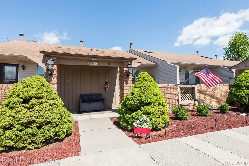 61962 Yorktown Drive South Lyon City MI 48178