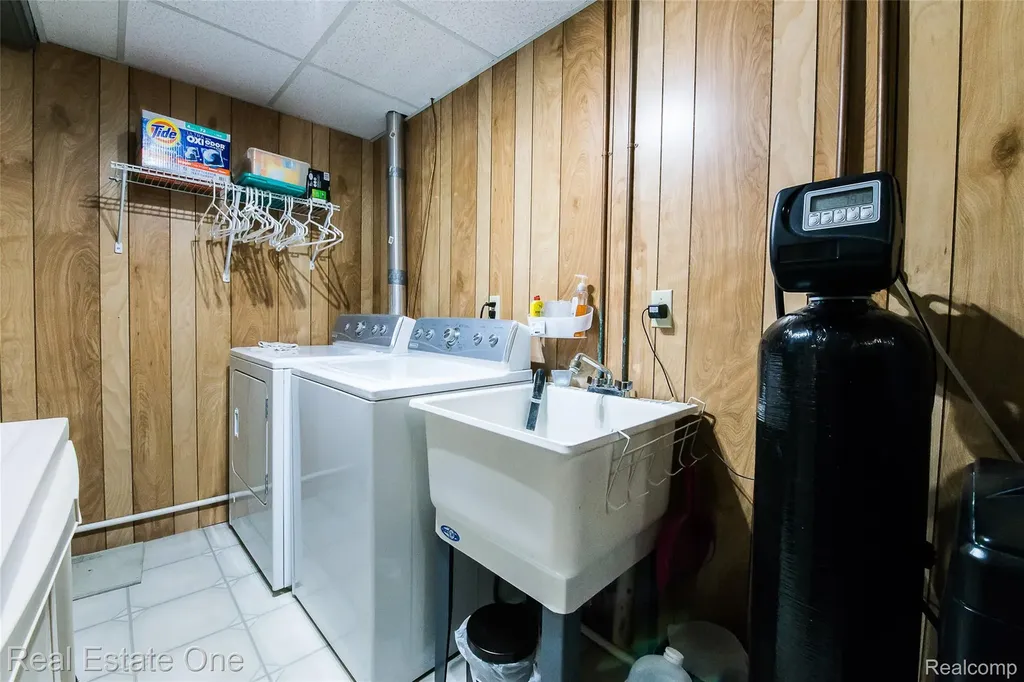 61962 Yorktown Drive South Lyon City MI 48178