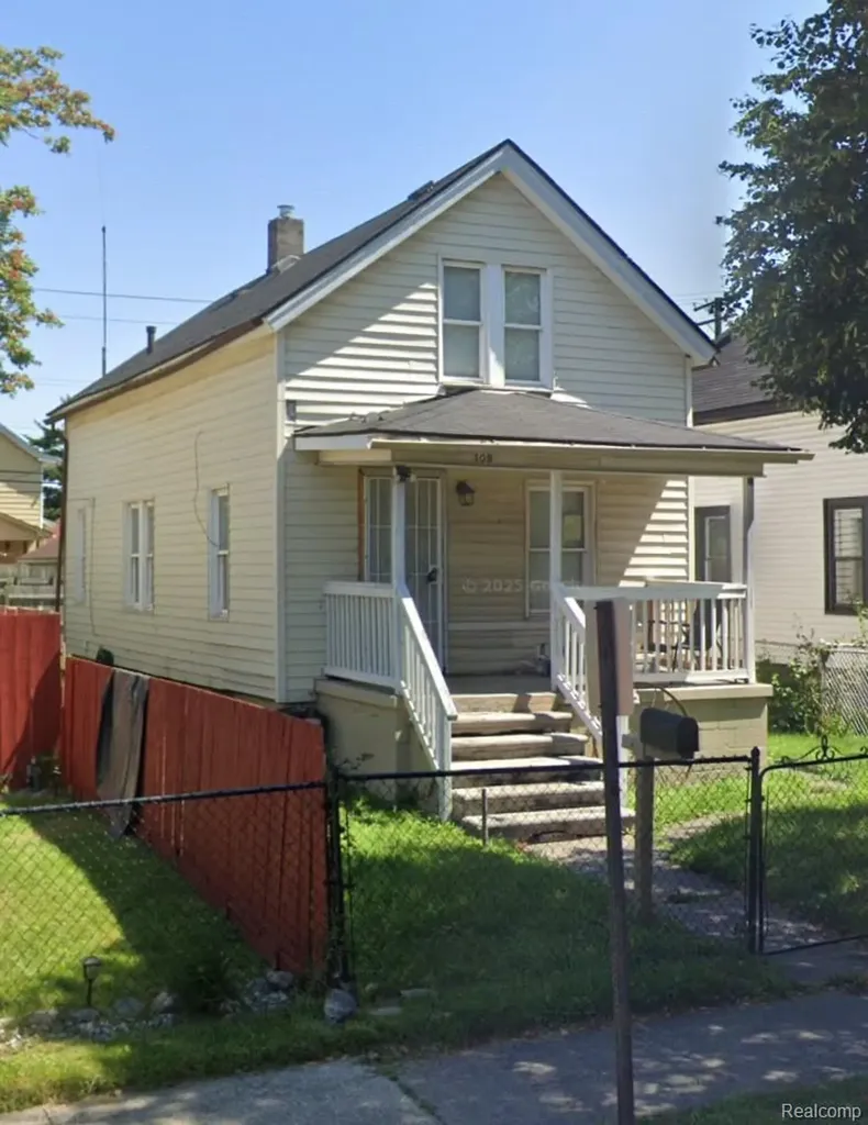 109 Pine Street River Rouge City MI 48218