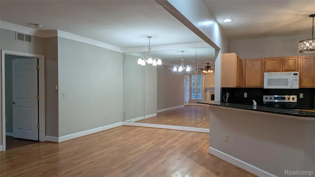 15286 Cornell Drive Clinton Charter Township MI 48038