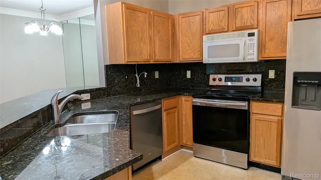 15286 Cornell Drive Clinton Charter Township MI 48038