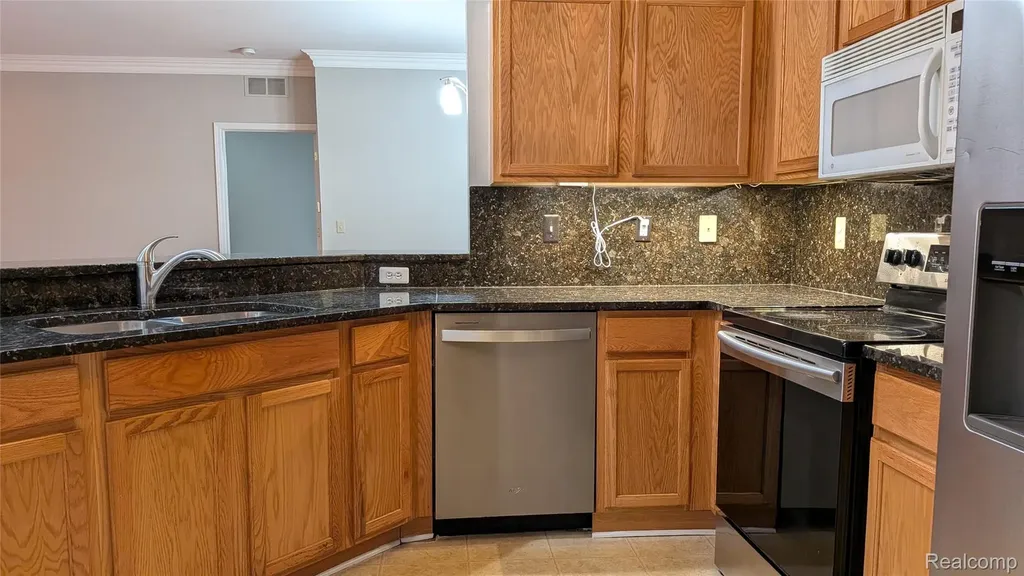 15286 Cornell Drive Clinton Charter Township MI 48038