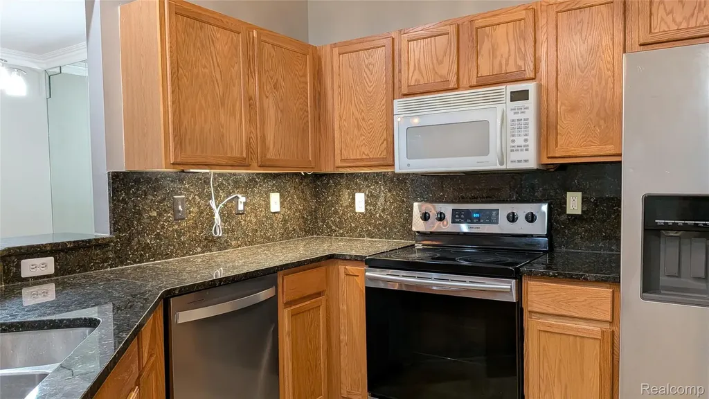 15286 Cornell Drive Clinton Charter Township MI 48038