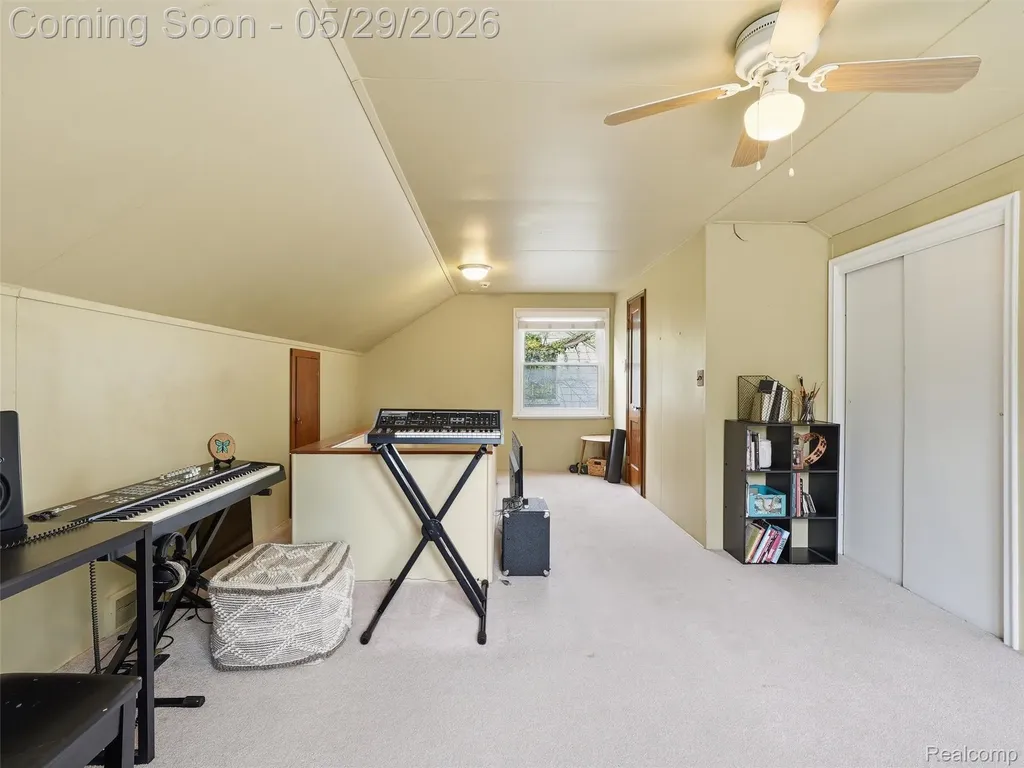 24721 Ridgedale Street Oak Park City MI 48237
