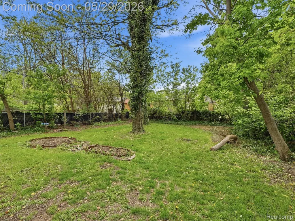 24721 Ridgedale Street Oak Park City MI 48237