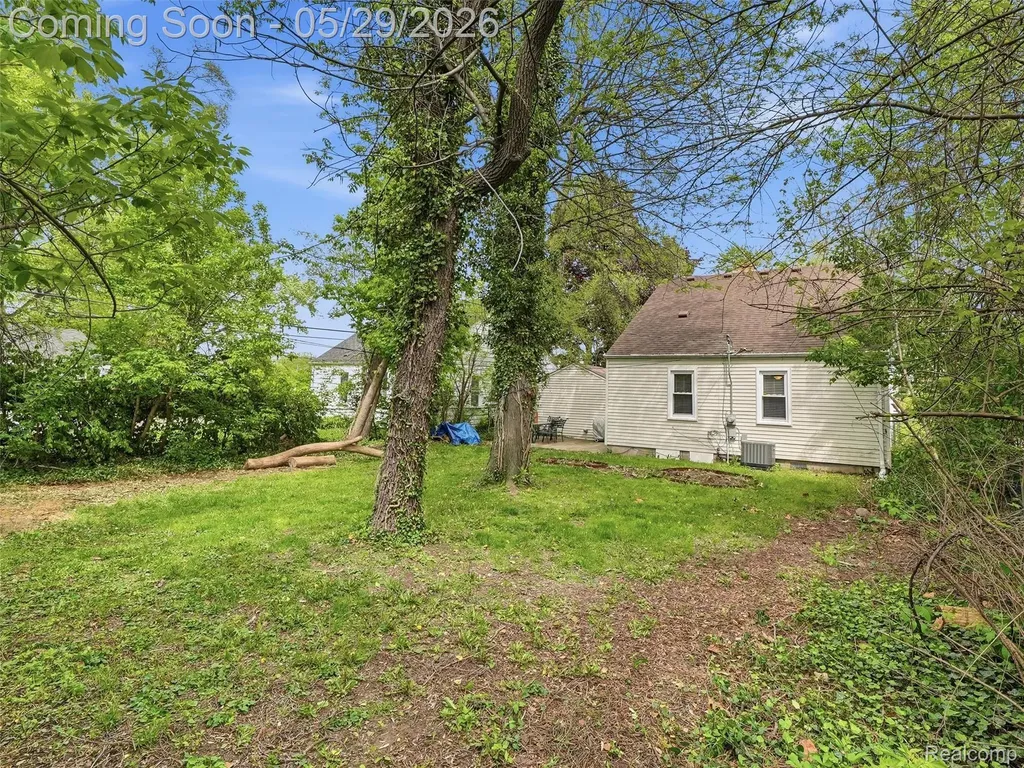 24721 Ridgedale Street Oak Park City MI 48237