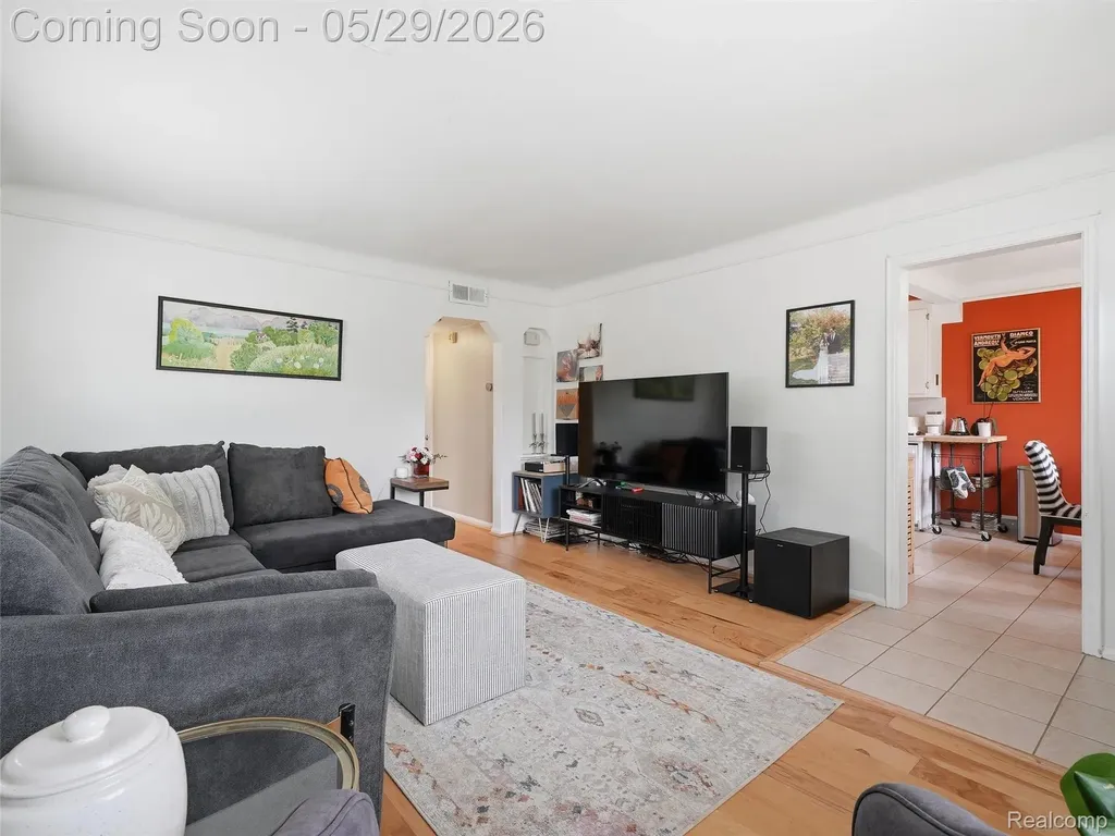 24721 Ridgedale Street Oak Park City MI 48237