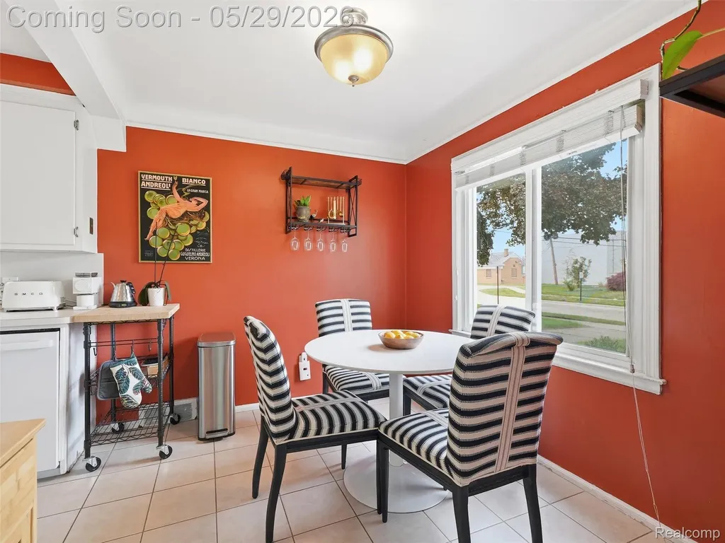 24721 Ridgedale Street Oak Park City MI 48237