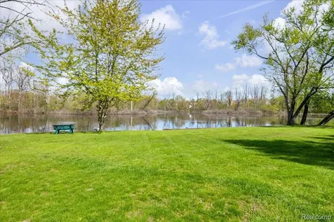 5610 Croswell Road Waterford Charter Township MI 48327