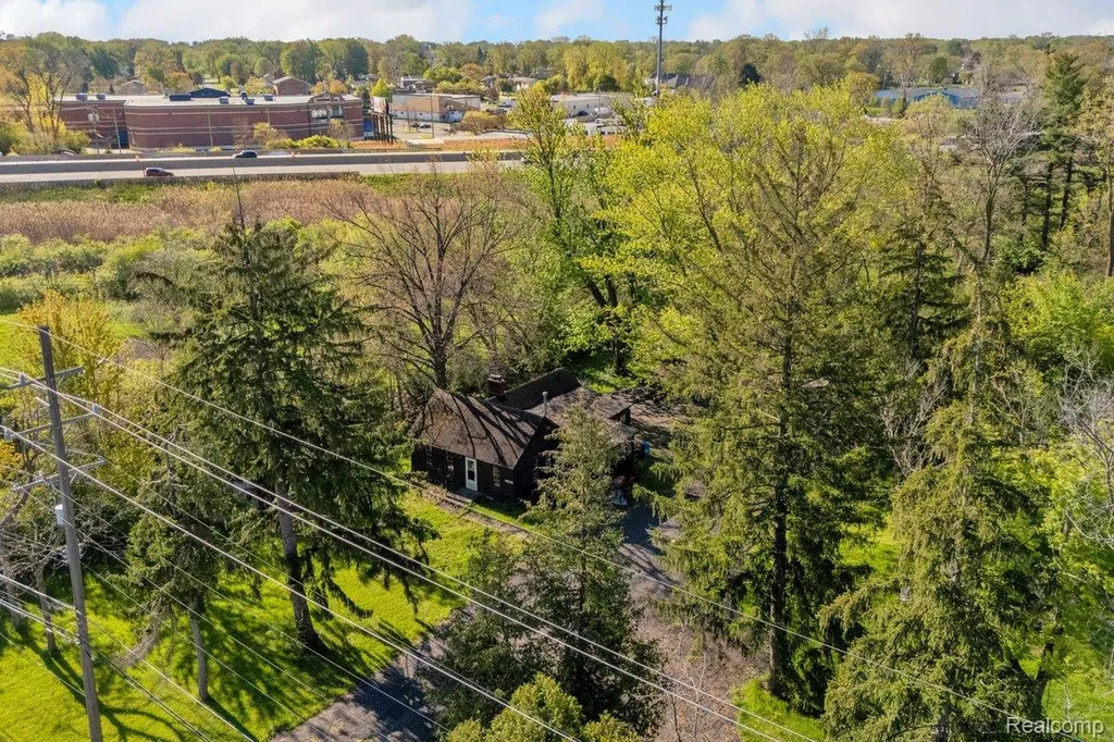 22980 Quinn Road Clinton Charter Township MI 48035