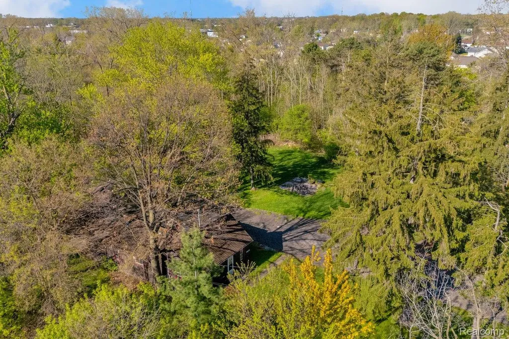 22980 Quinn Road Clinton Charter Township MI 48035