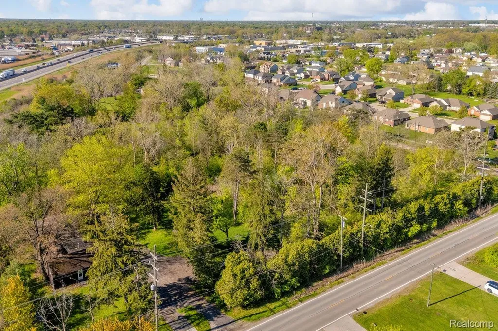 22980 Quinn Road Clinton Charter Township MI 48035