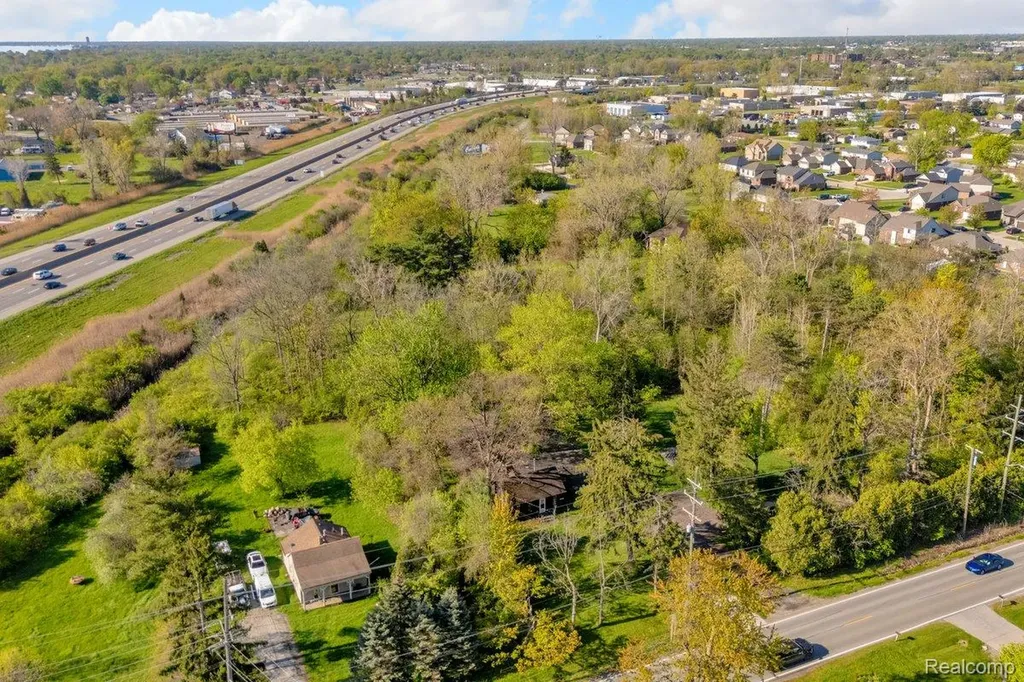 22980 Quinn Road Clinton Charter Township MI 48035