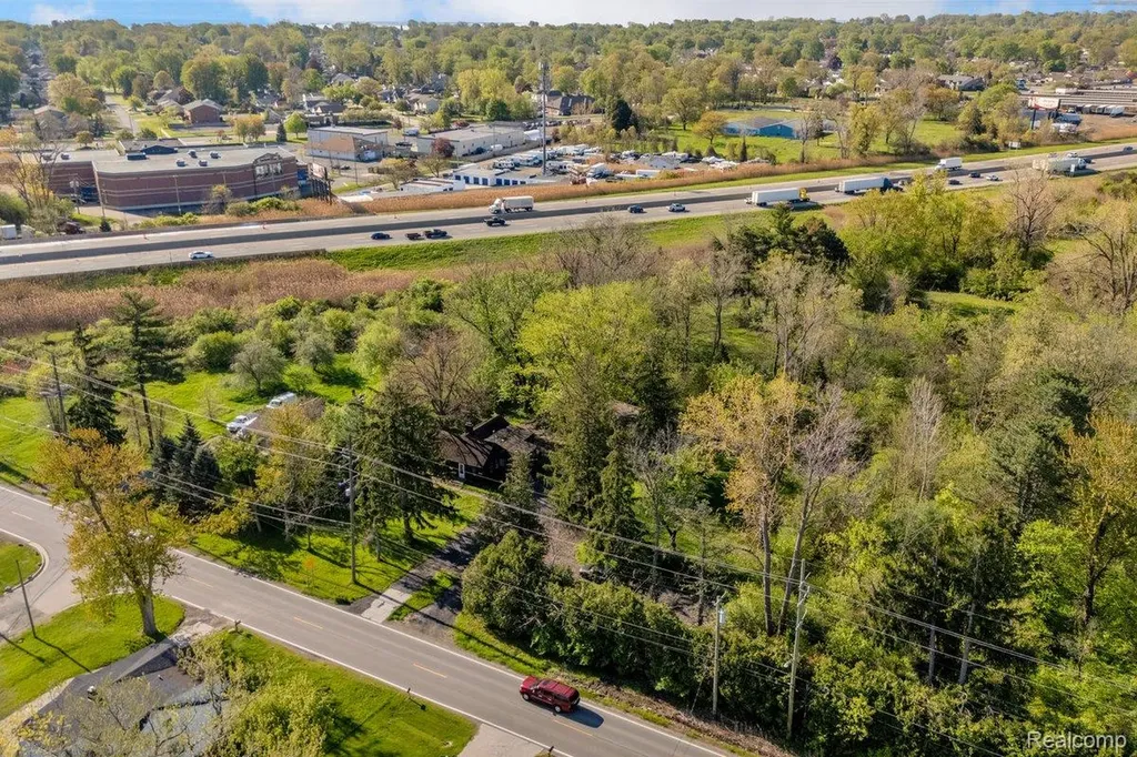 22980 Quinn Road Clinton Charter Township MI 48035
