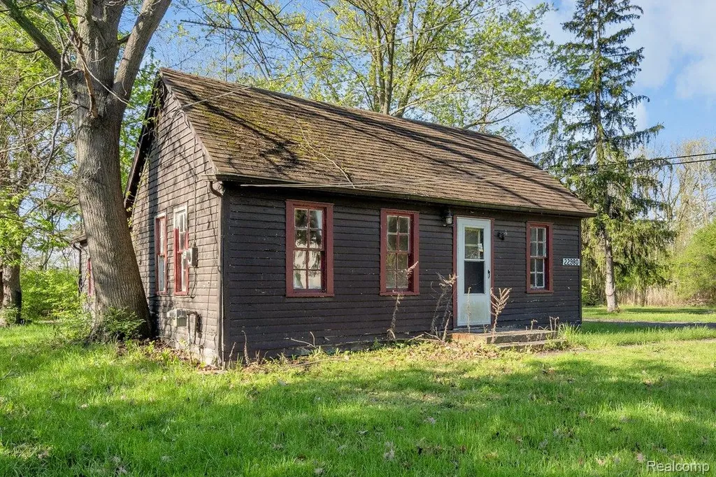 22980 Quinn Road Clinton Charter Township MI 48035