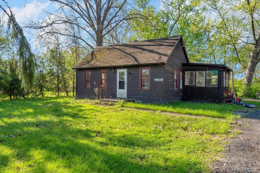 22980 Quinn Road Clinton Charter Township MI 48035