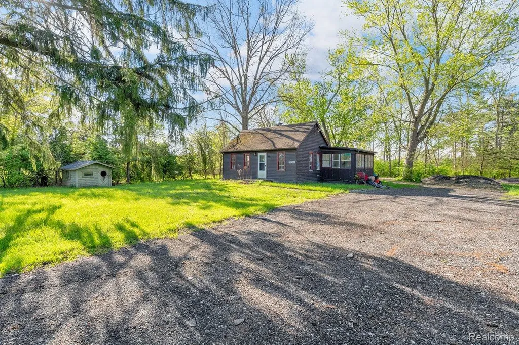 22980 Quinn Road Clinton Charter Township MI 48035