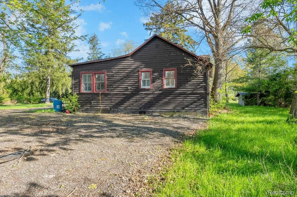 22980 Quinn Road Clinton Charter Township MI 48035