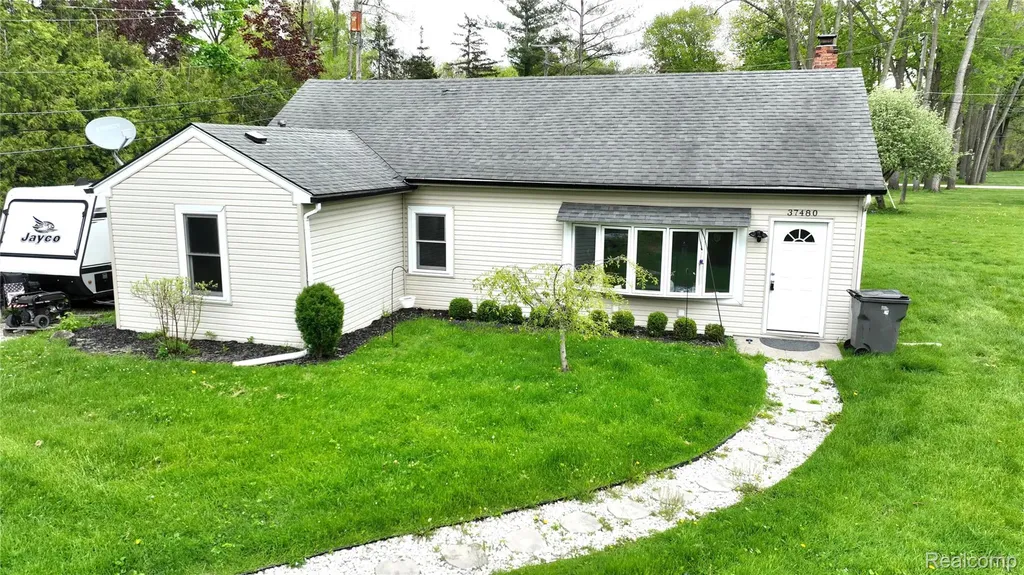 37480 Hayes Road Clinton Charter Township MI 48038
