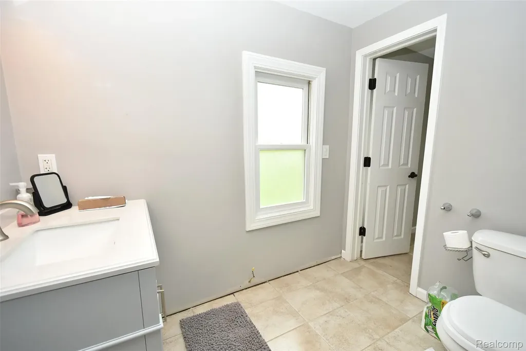 37480 Hayes Road Clinton Charter Township MI 48038