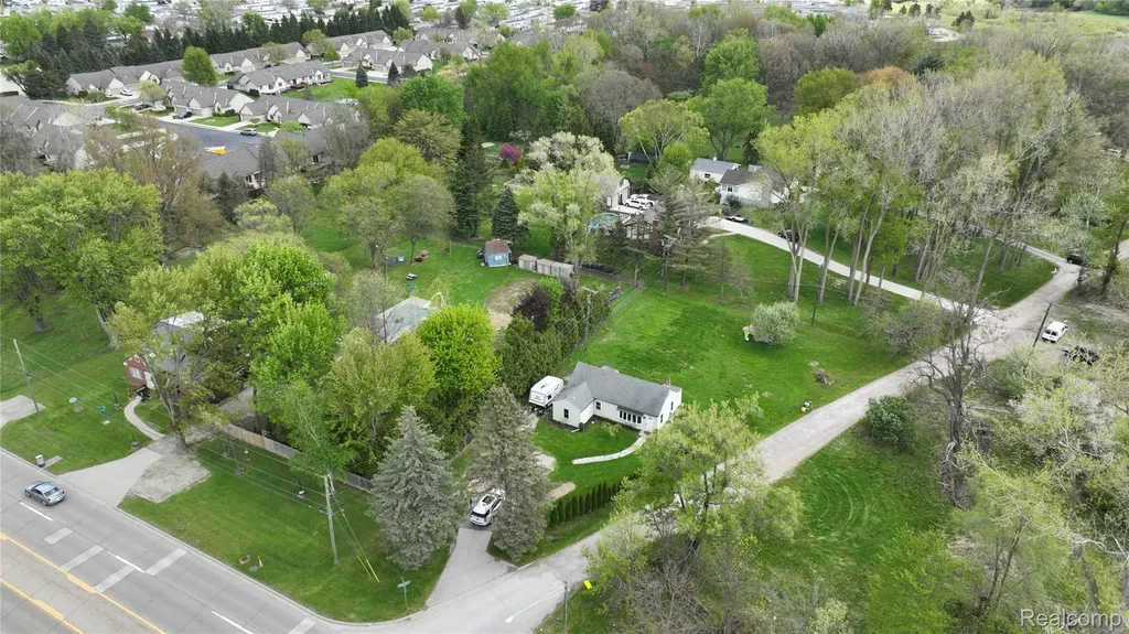 37480 Hayes Road Clinton Charter Township MI 48038