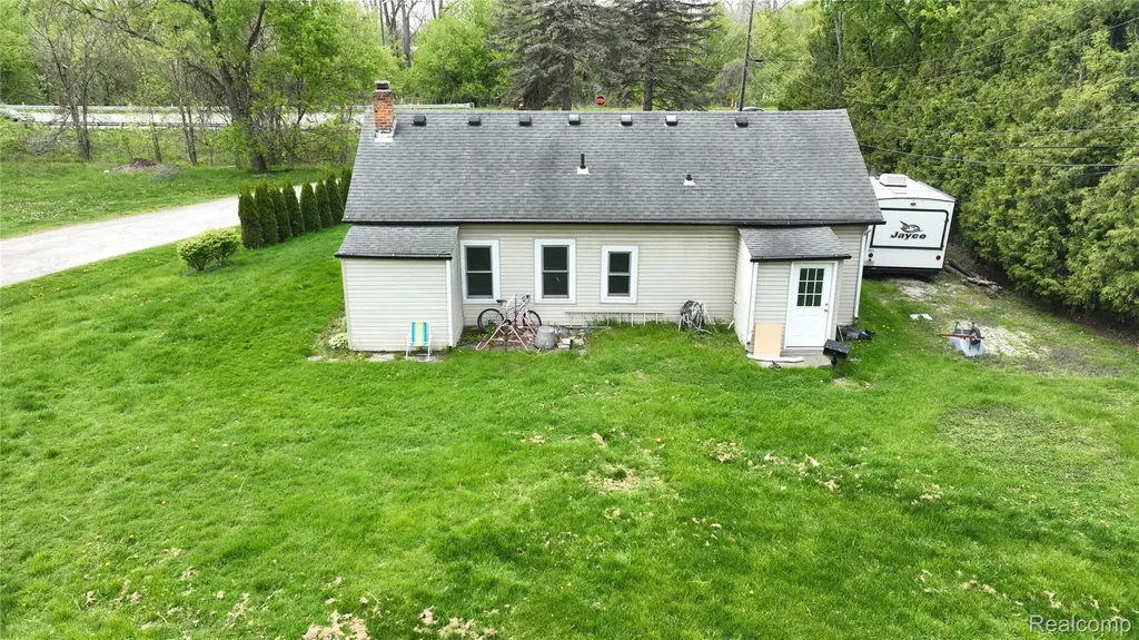 37480 Hayes Road Clinton Charter Township MI 48038