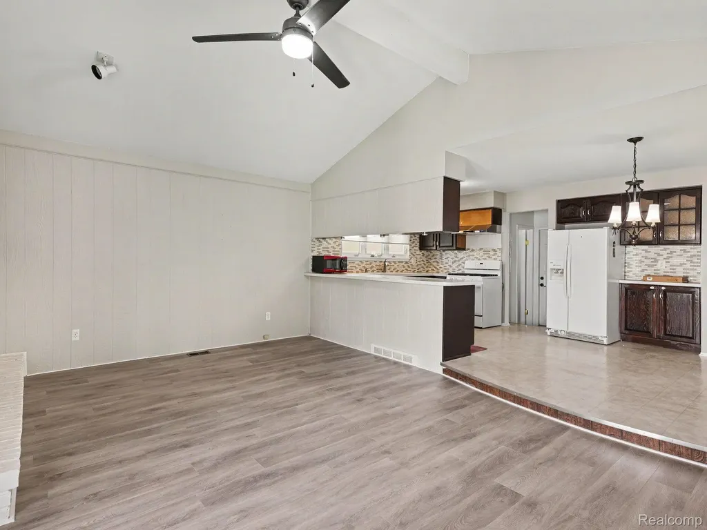 39629 Edgemont Drive Sterling Heights City MI 48310