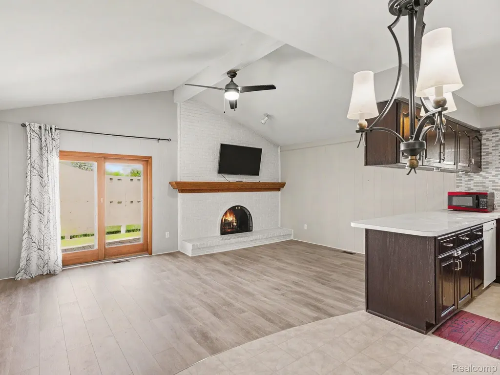 39629 Edgemont Drive Sterling Heights City MI 48310
