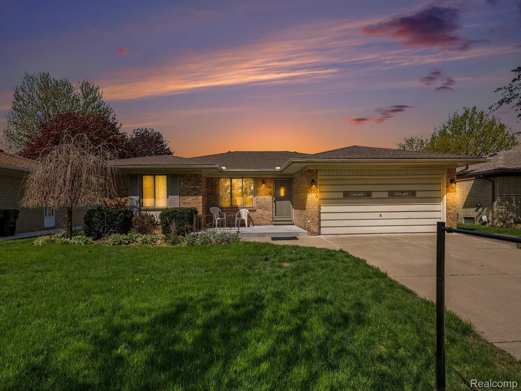 39629 Edgemont Drive Sterling Heights City MI 48310