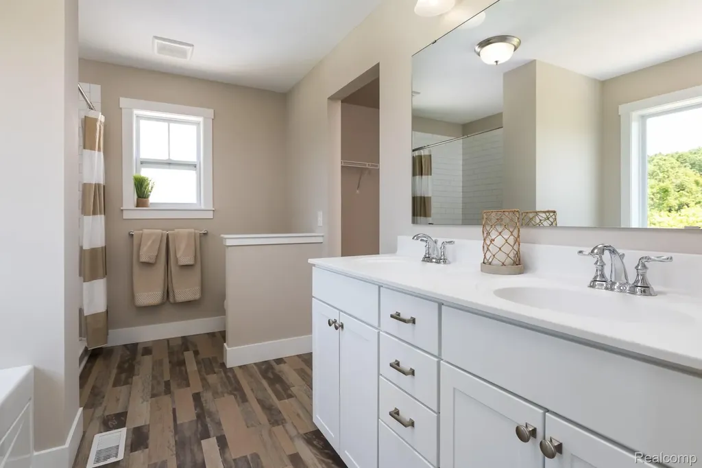 223 Ontario Court Brooklyn Village MI 49230