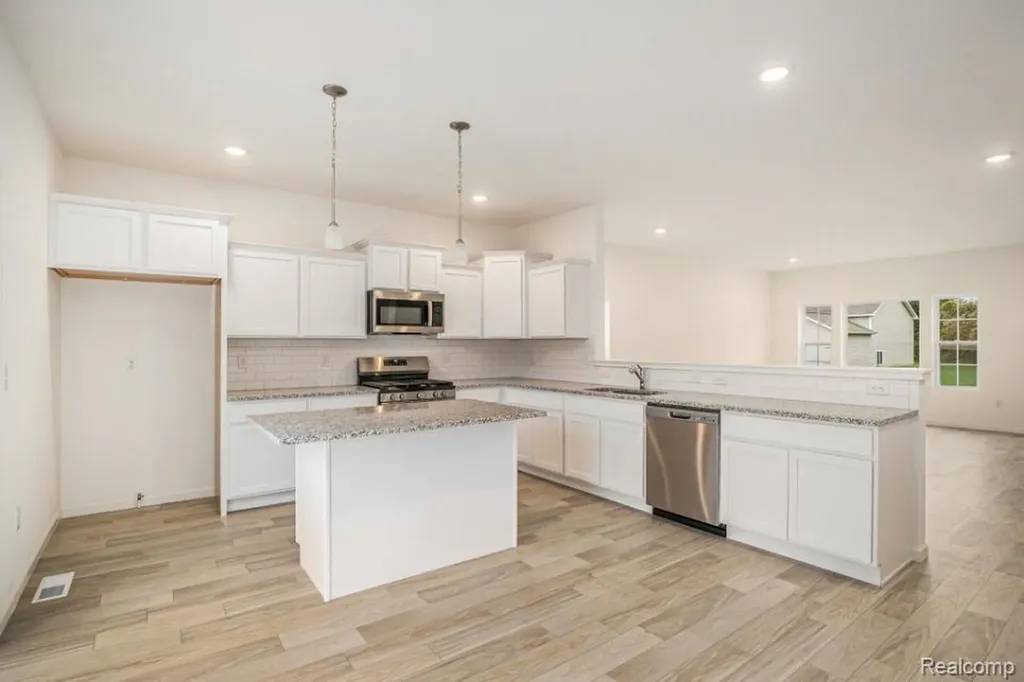 223 Ontario Court Brooklyn Village MI 49230
