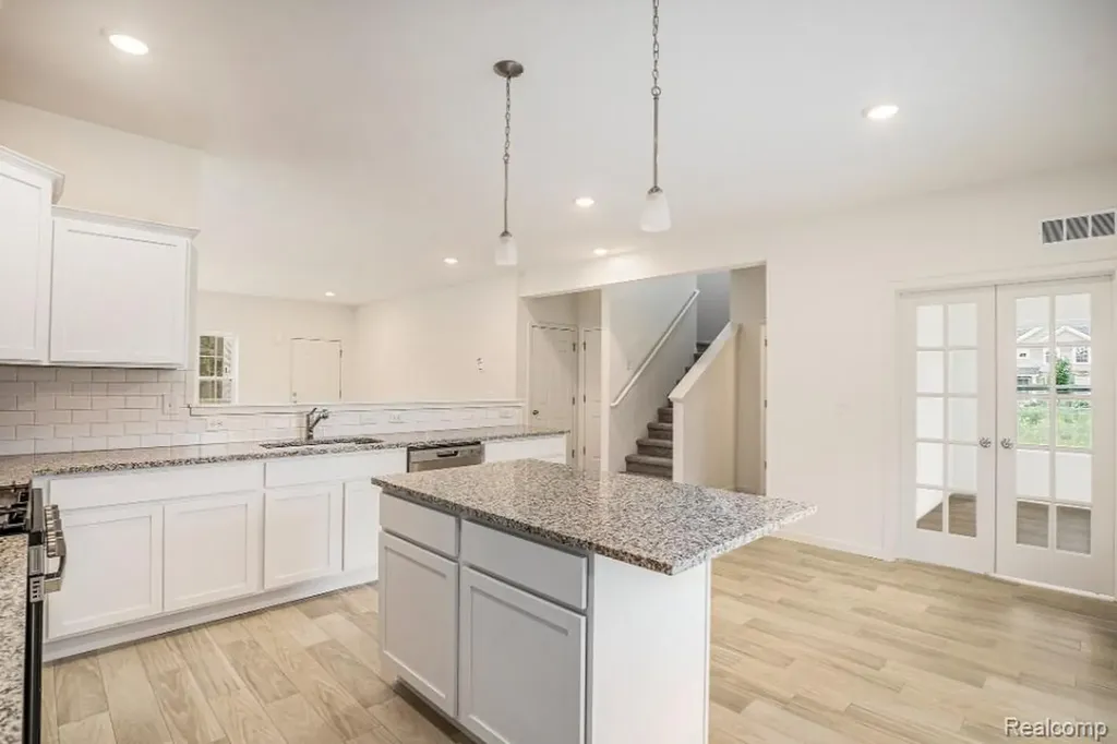 223 Ontario Court Brooklyn Village MI 49230