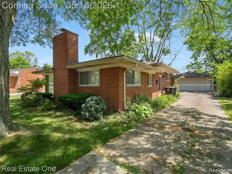 27445 Buckingham Street Livonia City MI 48154