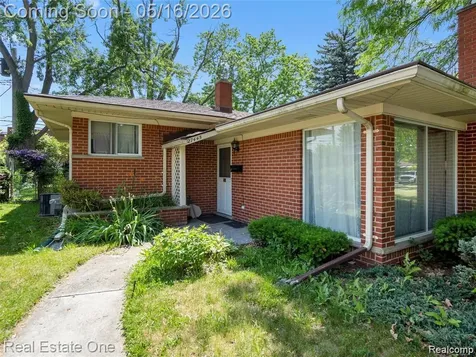 27445 Buckingham Street Livonia City MI 48154