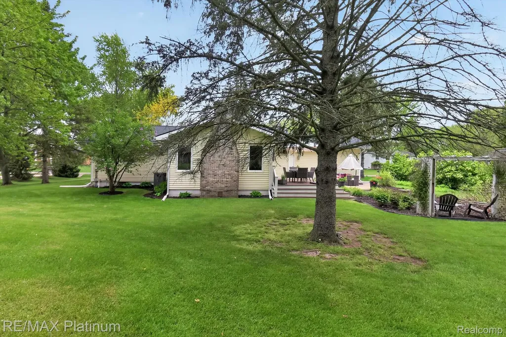 139 Edgemont Drive Howell Township MI 48855