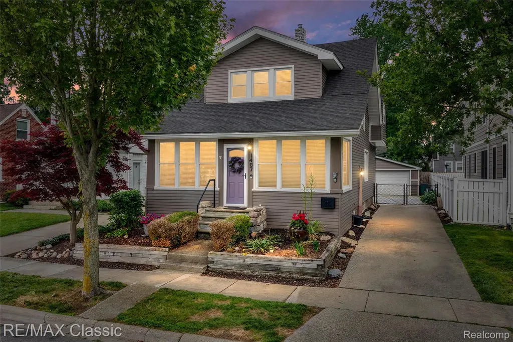 1487 Emmons Avenue Birmingham City MI 48009